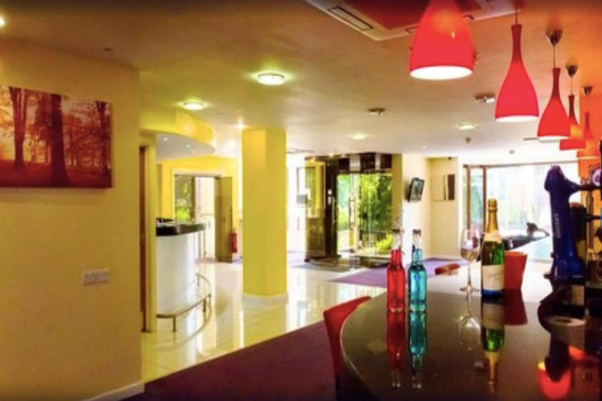 The Luton Hotel Ngoại thất bức ảnh